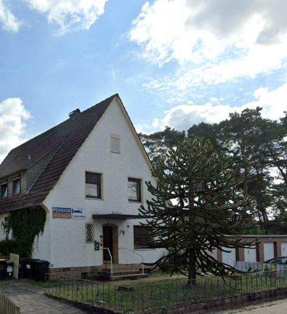 Pension Highway Bielefeld Senner Hellweg Dış mekan fotoğraf
